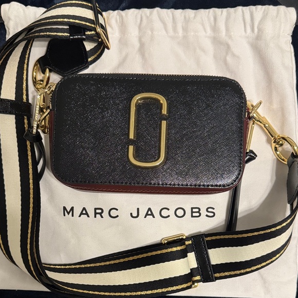 Marc Jacobs Handbags - Marc Jacobs Black and Gold Crossbody Bag